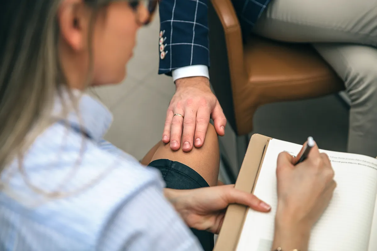 대륜 서울변호사사무실 유사강간상해 집행유예 사례