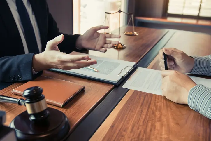 성매매범죄 의뢰인 조력해 처벌 방어